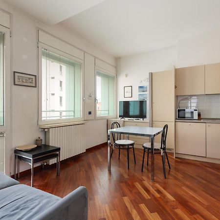 Bright & Comfy Apartment With Parking Mediolan Zewnętrze zdjęcie